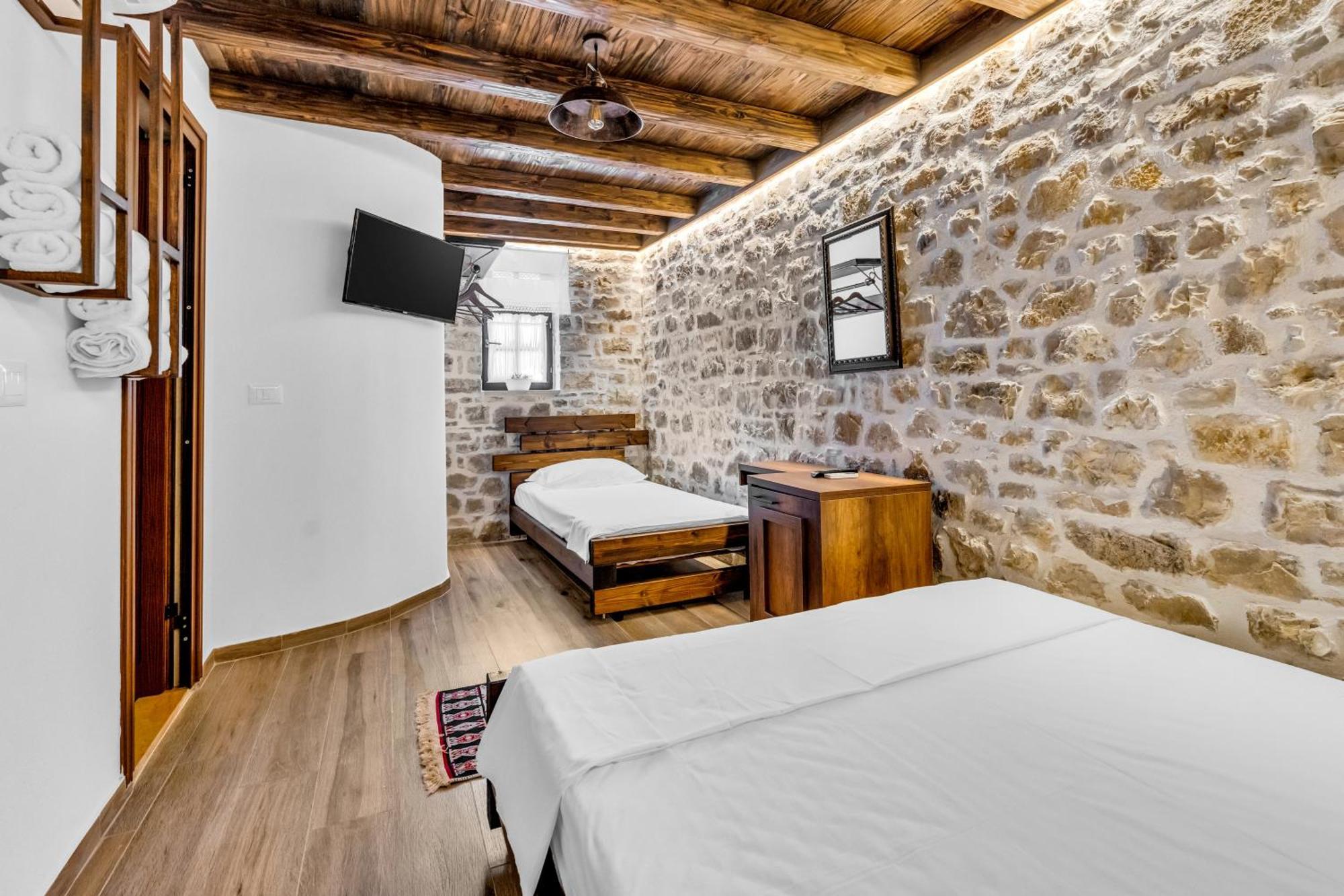 Hotel Bohem Berat Extérieur photo