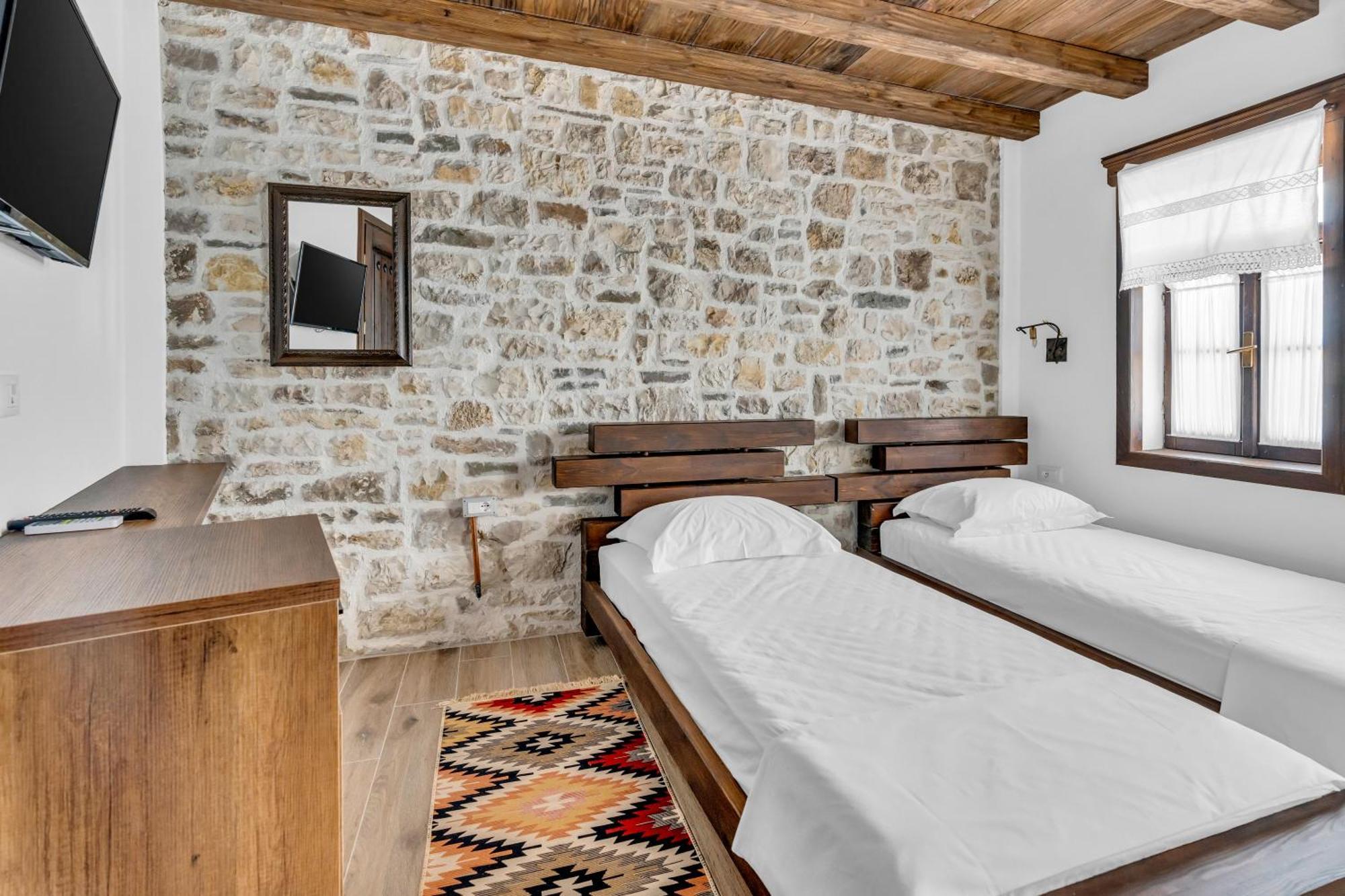 Hotel Bohem Berat Extérieur photo