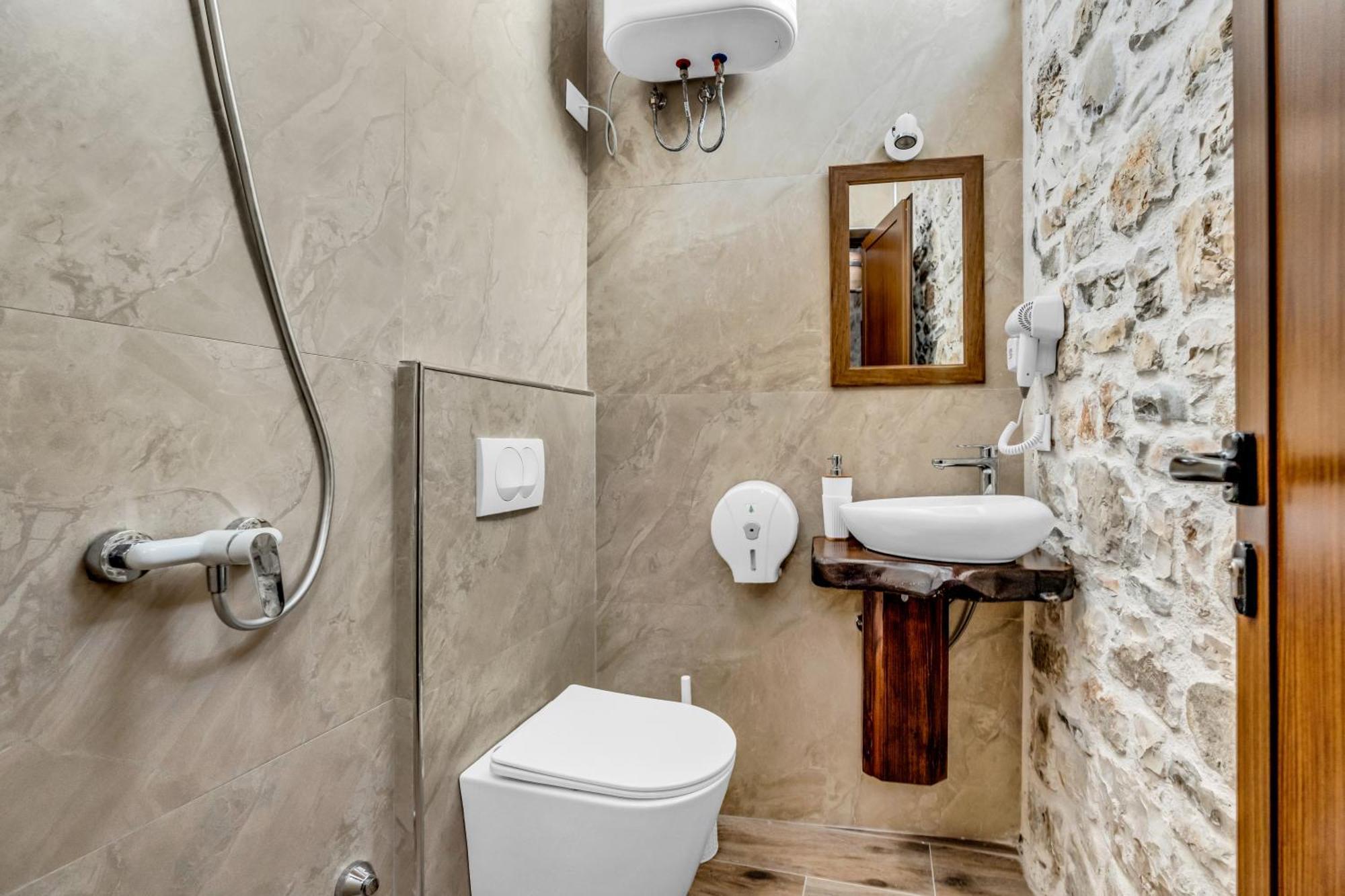 Hotel Bohem Berat Extérieur photo