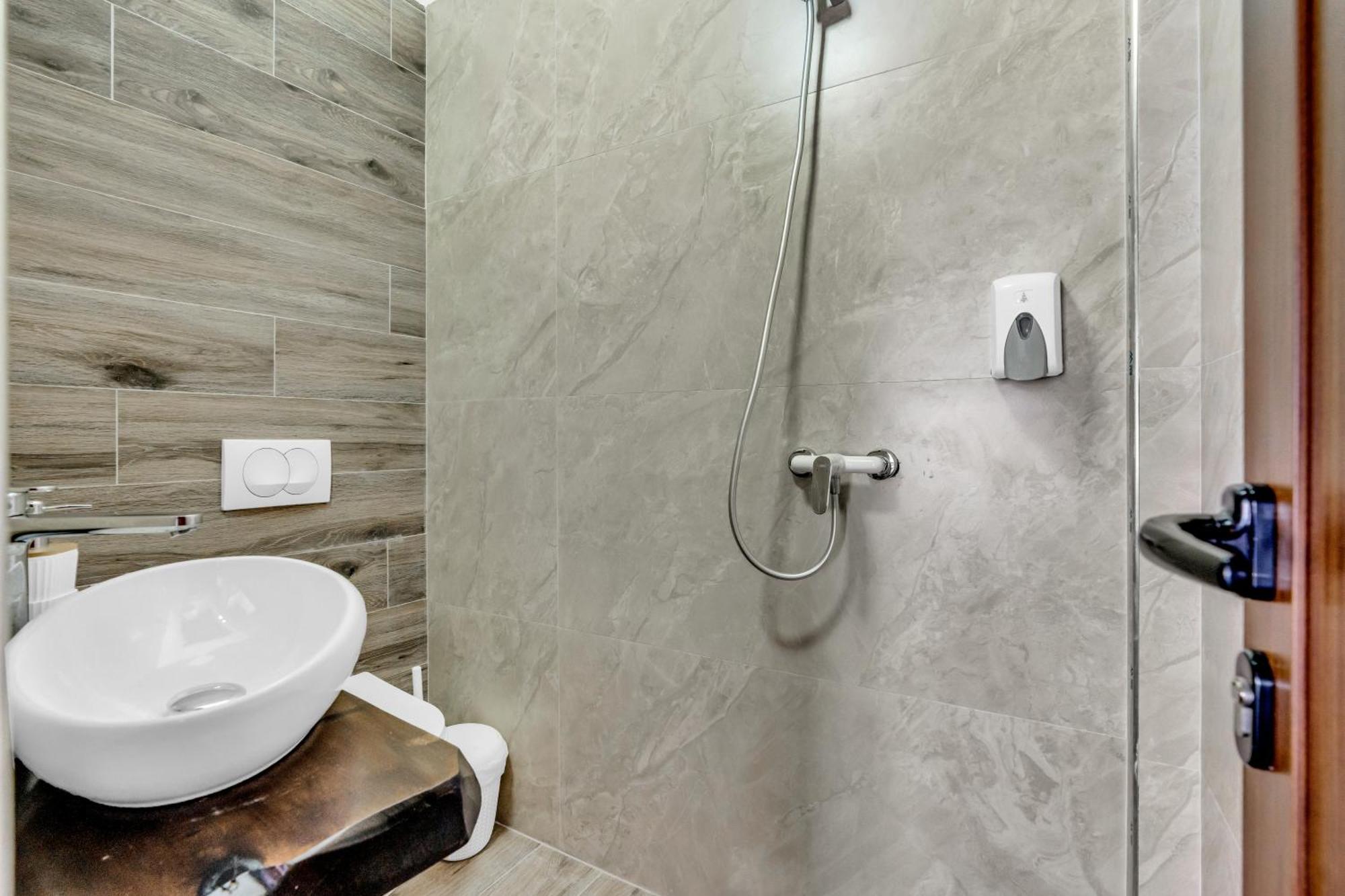 Hotel Bohem Berat Extérieur photo