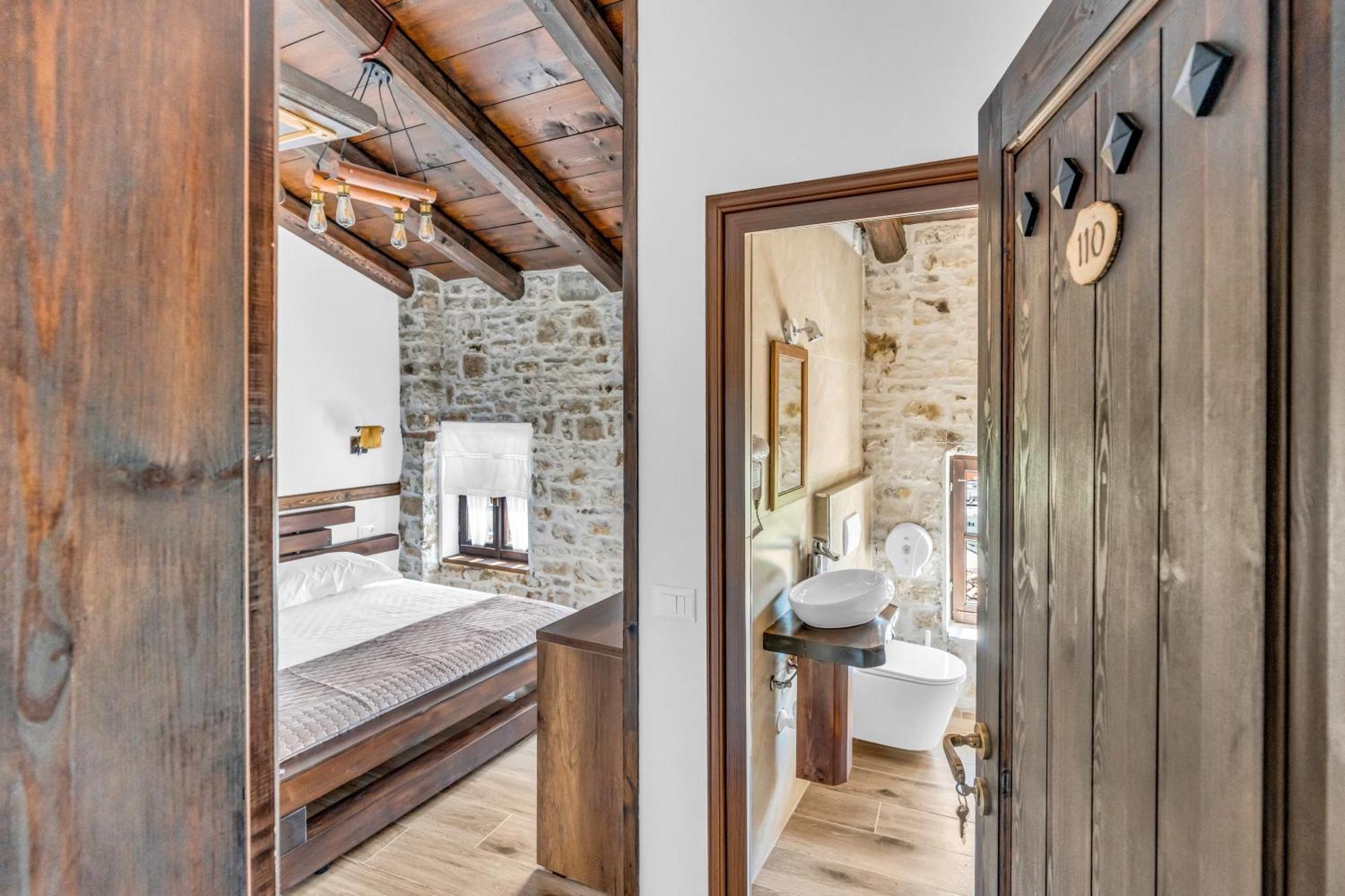 Hotel Bohem Berat Extérieur photo