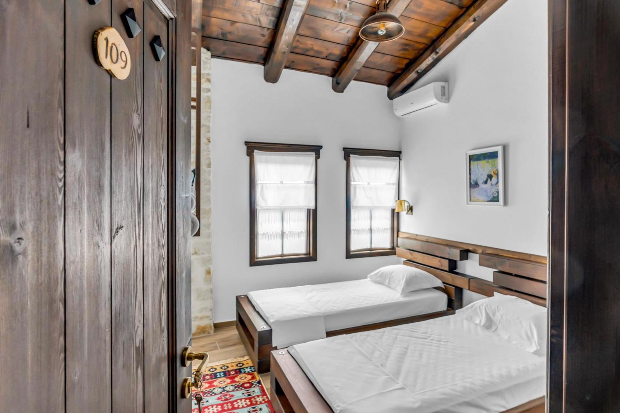 Hotel Bohem Berat Extérieur photo