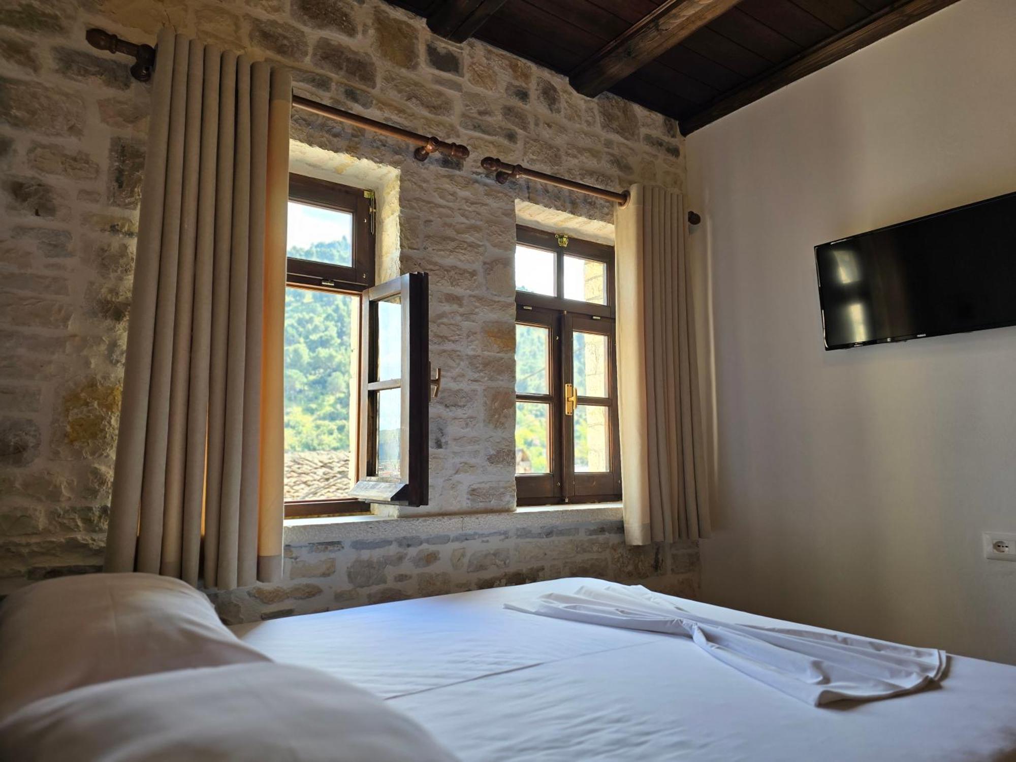 Hotel Bohem Berat Extérieur photo